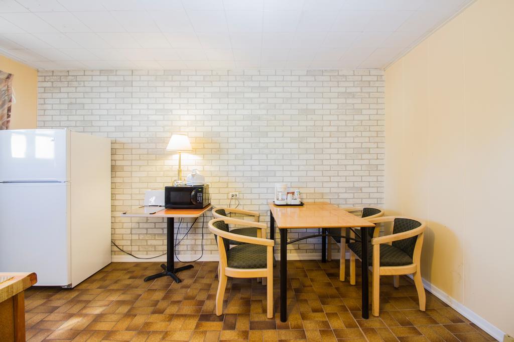 Lagana Hotel Lanigan Buitenkant foto