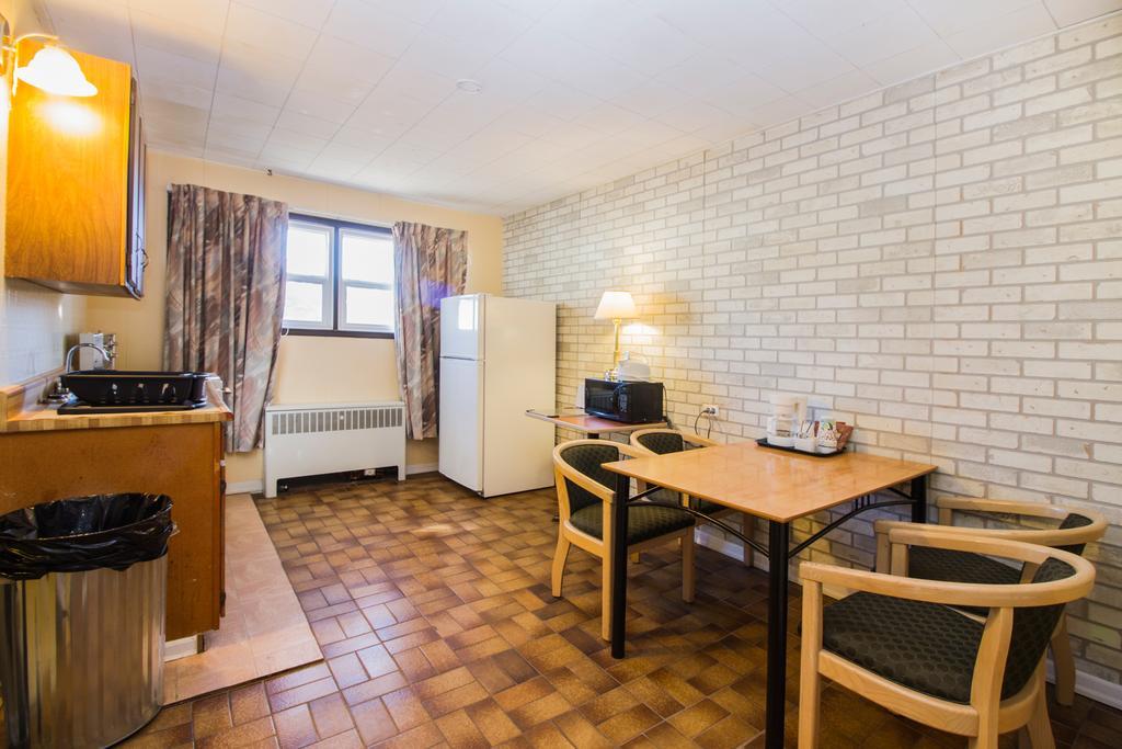 Lagana Hotel Lanigan Buitenkant foto